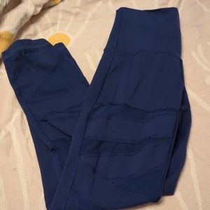 Lululemon size 4
